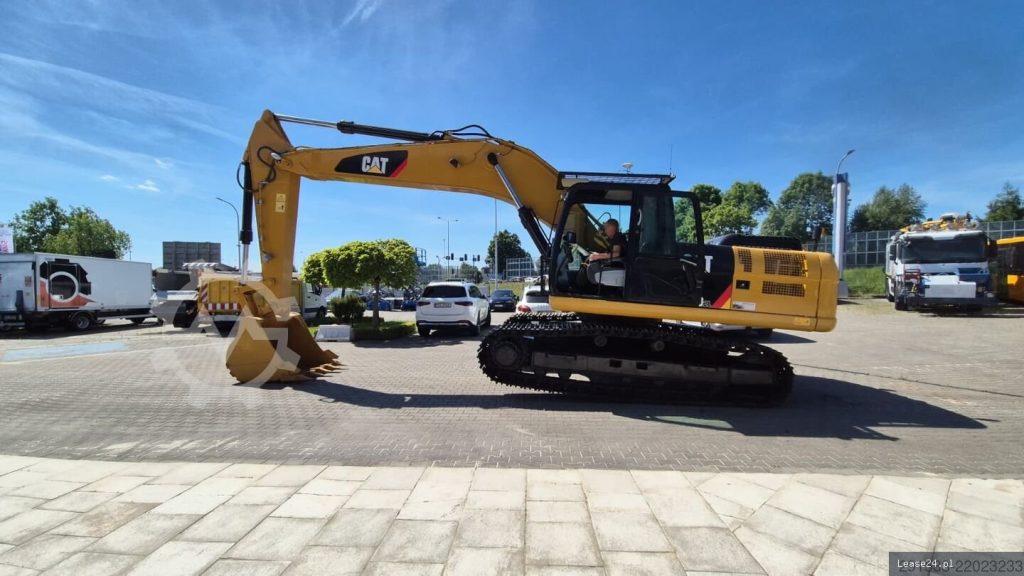 budowlane Caterpillar 330D2 L - Excavator - 3 Buckets z zagranicy